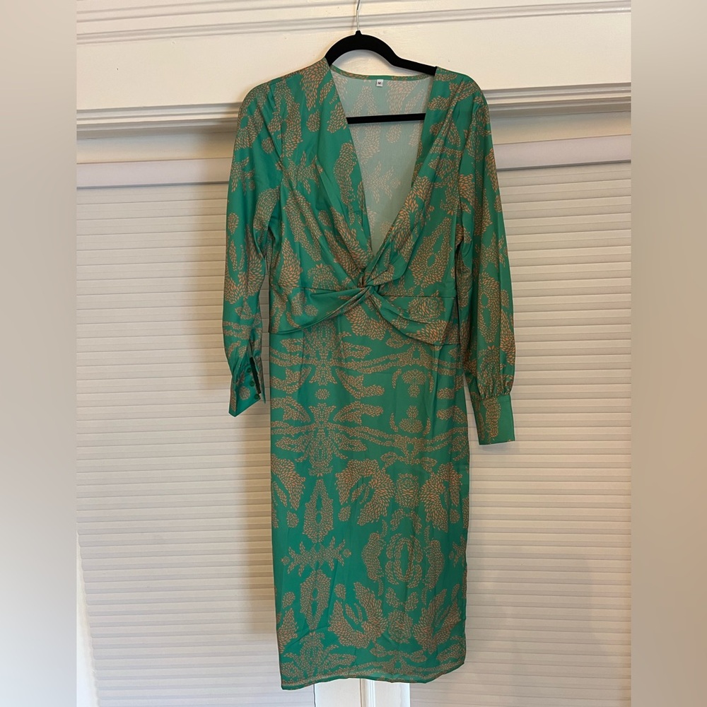 Elegant Green Patterned Dress